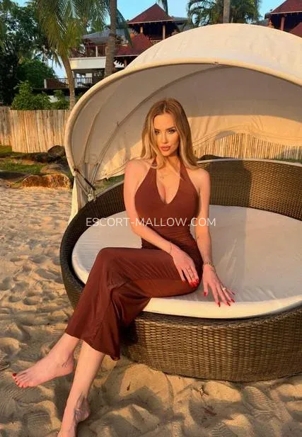 Escort Mallow Jocelyn — 1