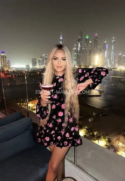 Escort Mallow Linda — 6