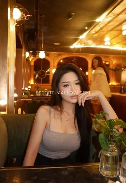 Escort Mallow Alexis — 2