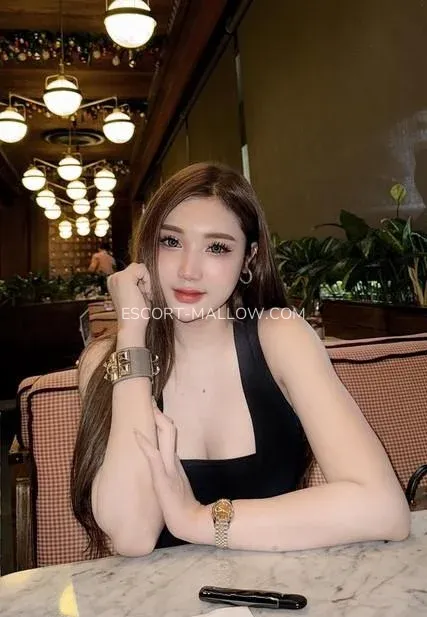 Escort Mallow Ingeborg — 3