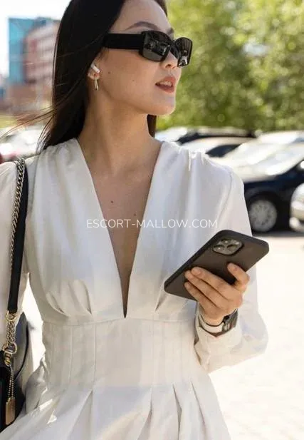 Escort Mallow Therese — 5