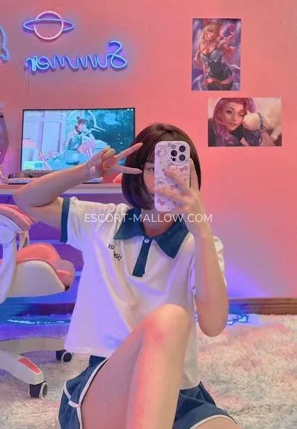 Escort Mallow Lisa — 1