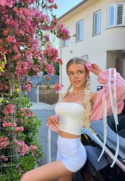 Escort Mallow Jennifer — 9
