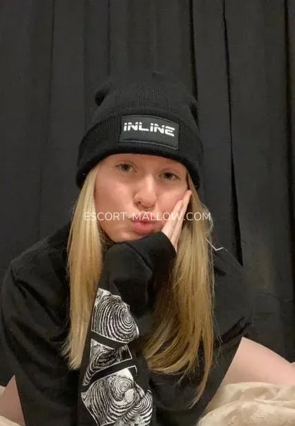 Escort Mallow Cinta — 3