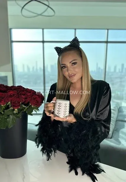 Escort Mallow Linda — 4