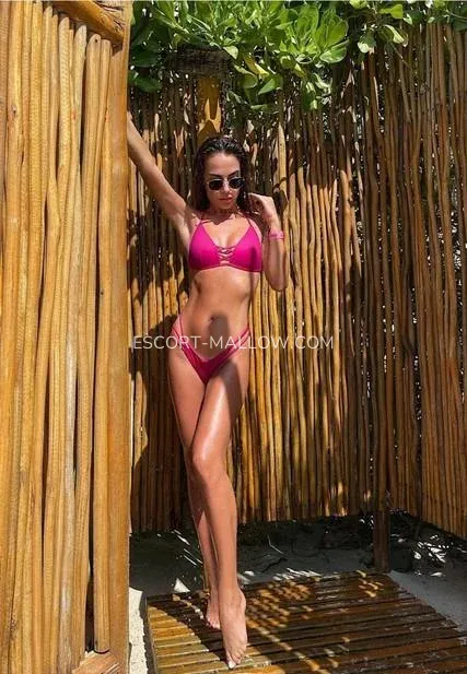 Escort Mallow Klara — 1