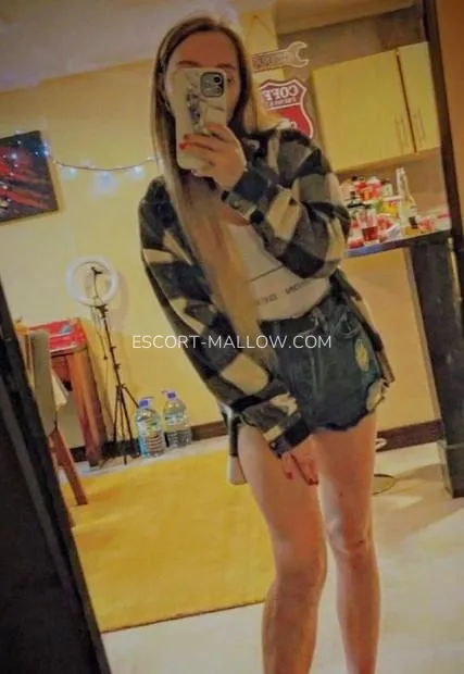 Escort Mallow madeleine