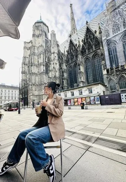 Escort Mallow Camila — 8