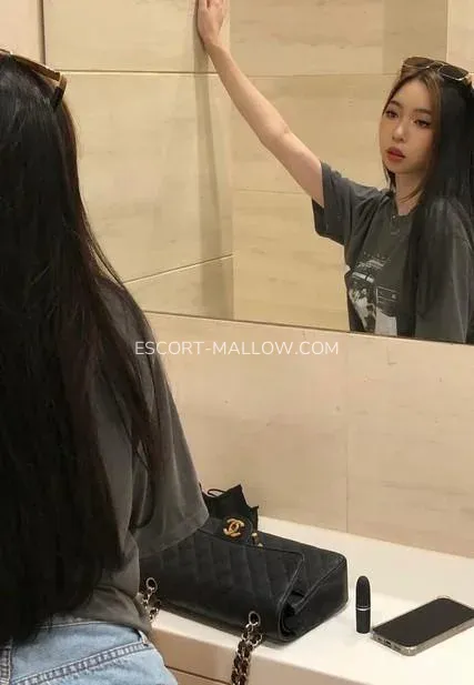 Escort Mallow Lovisa — 3