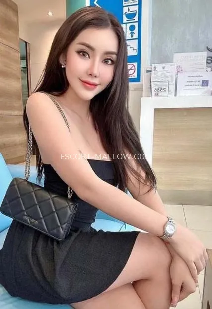 Escort Mallow Camila — 2
