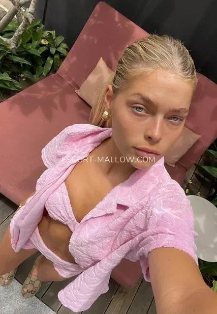 Escort Mallow Jennifer — 4
