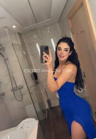 Escort Mallow Amarinda — 5