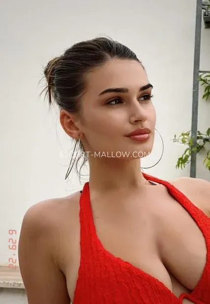Escort Mallow Naomi — 5