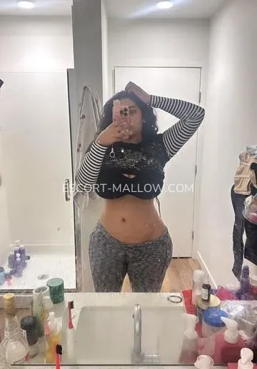 Escort Mallow Tecla — 8