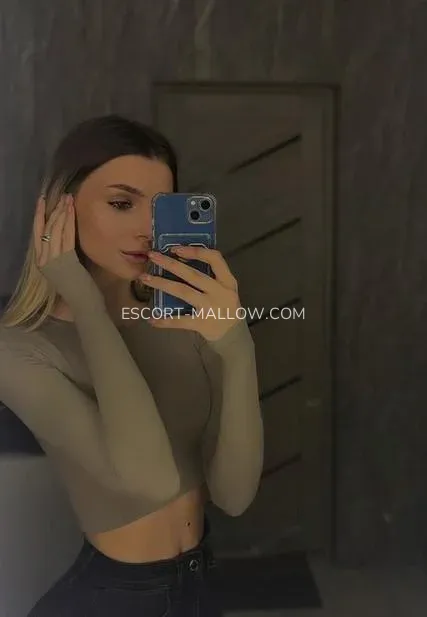 Escort Mallow Irene — 5