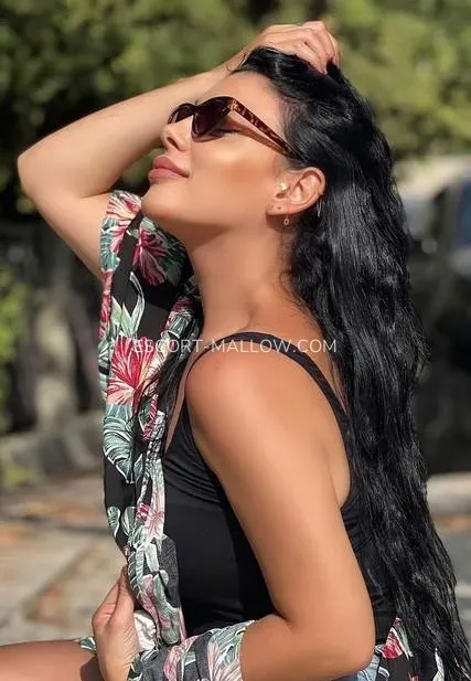 Escort Mallow Sofia — 3