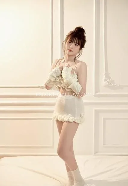 Escort Mallow Sandra — 3