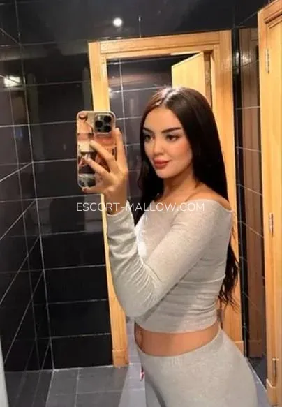 Escort Mallow Amarinda — 9