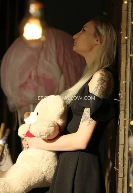 Escort Mallow Bella — 1