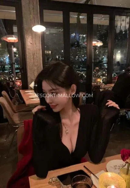 Escort Mallow Andrea — 4