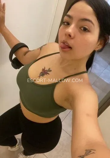 Escort Mallow Matilda — 4