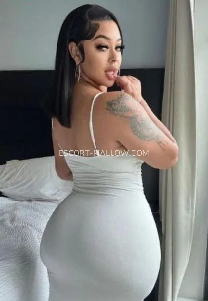Escort Mallow Paris — 3