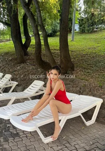 Escort Mallow Viviana — 1