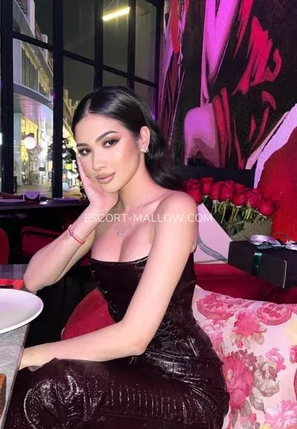 Escort Mallow Viviana — 9