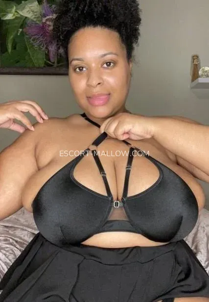 Escort Mallow Caroline — 4