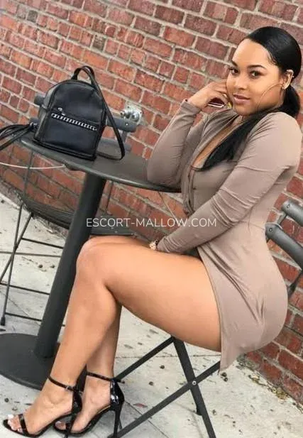 Escort Mallow Annika — 4