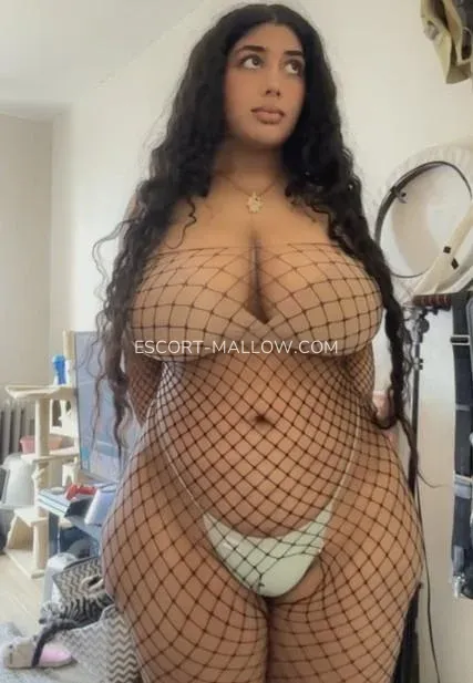 Escort Mallow Tecla — 1