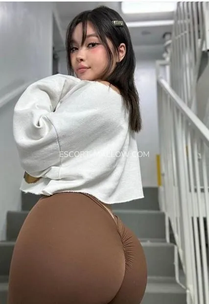 Escort Mallow Reese — 2