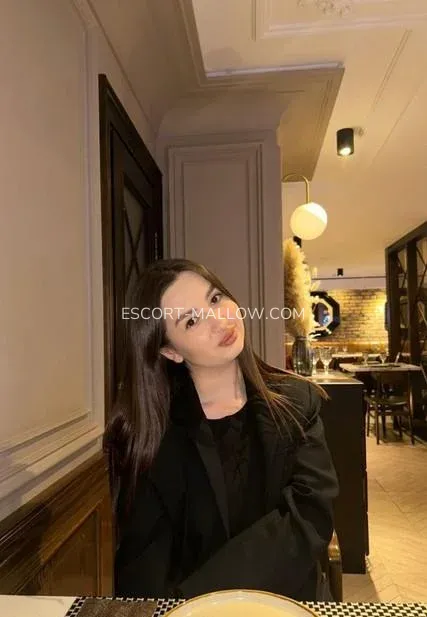 Escort Mallow Aniyah — 3