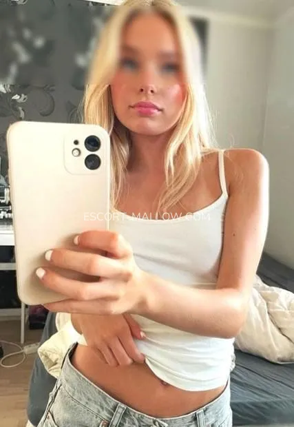 Escort Mallow inga
