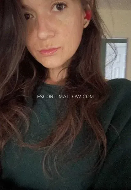 Escort Mallow Cinta — 1