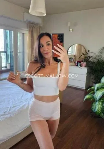 Escort Mallow Matilda — 4