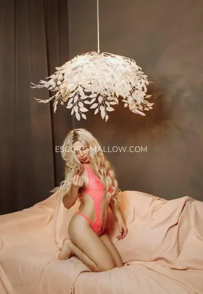 Escort Mallow Jada — 5
