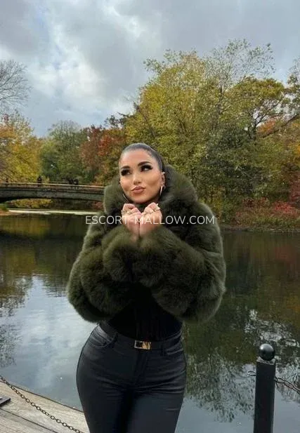 Escort Mallow Sofia — 5