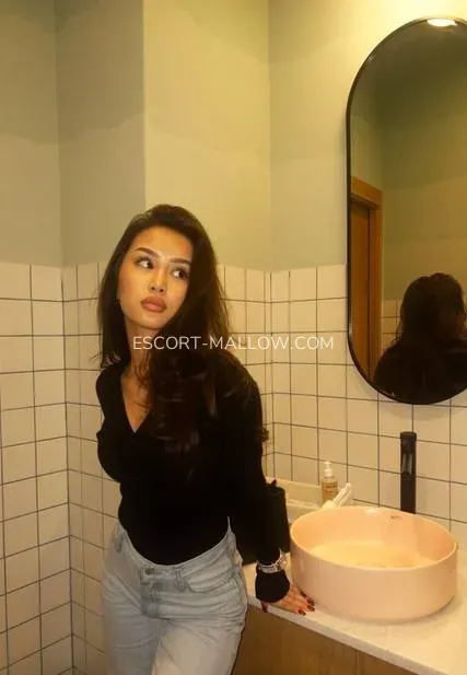 Escort Mallow Genesis — 4