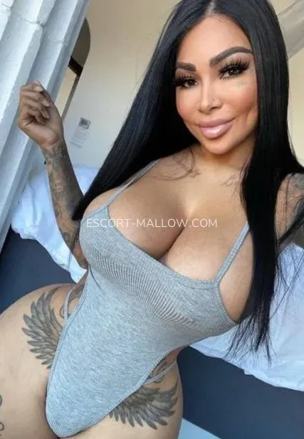 Escort Mallow Almudena — 4