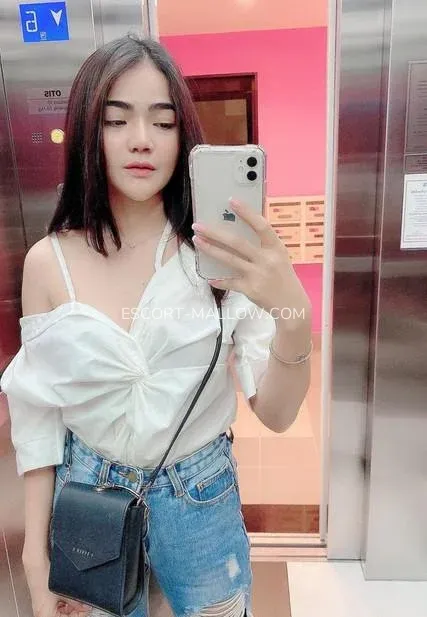 Escort Mallow Serenity — 1