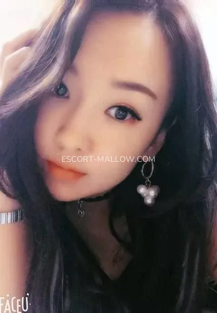Escort Mallow Rebecca — 1