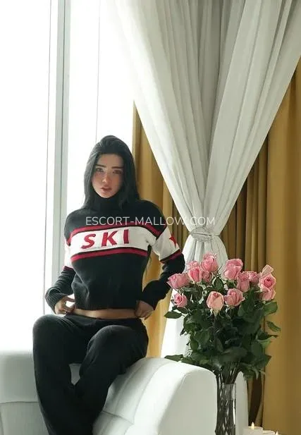 Escort Mallow Matilda — 5