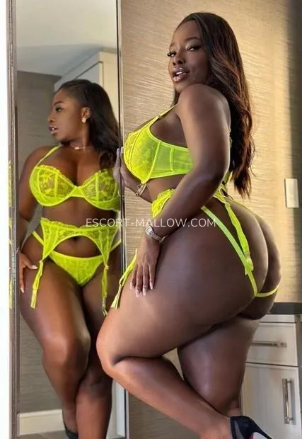 Escort Mallow Esmeralda — 2