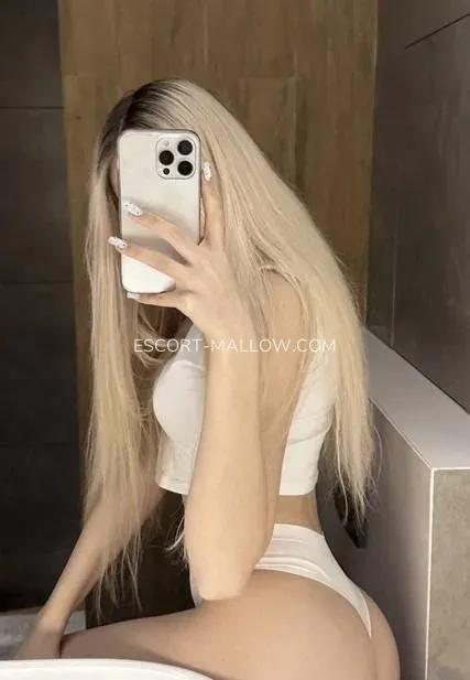 Escort Mallow Ann-marie — 3