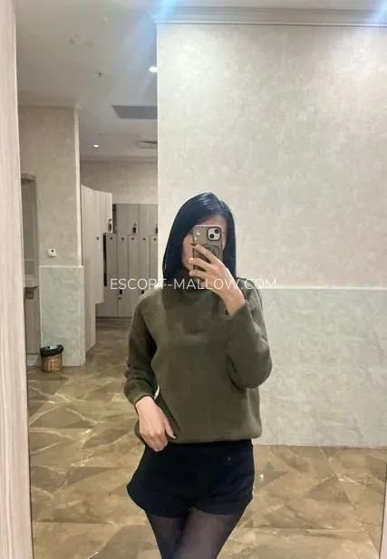 Escort Mallow Breanna — 1