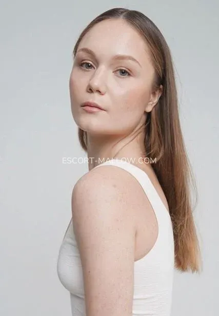 Escort Mallow Inger — 3