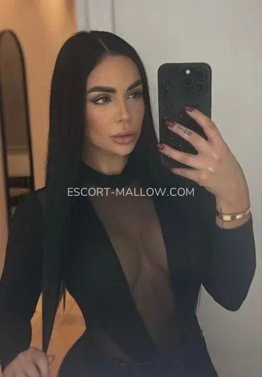 Escort Mallow Jadyn — 3