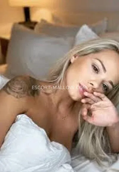 Escort Mallow Matilda — 3