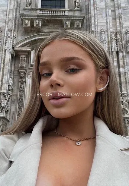 Escort Mallow Isabelle — 4